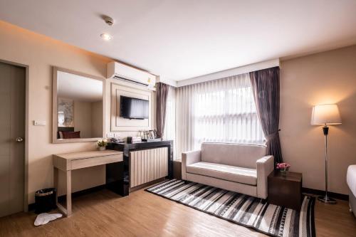 room detail thumbnail 1