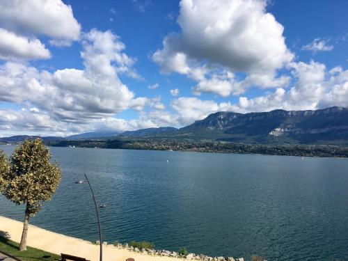 Vue sublime sur le lac du Bourget