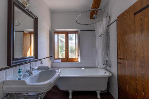 Fürdőszoba, Mulino dei Camini in Monteciccardo