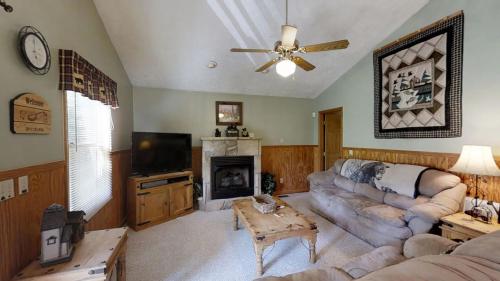 Heaven's Cove Cabin - image 8