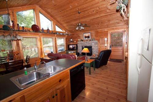 Ridgecrest Drive Cabin 1606 - image 4