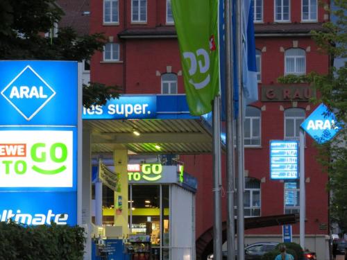L8 Street Monteurwohnung - Kaiser-Friedrich-Str 6.8km von Kämpfelbach entfernt