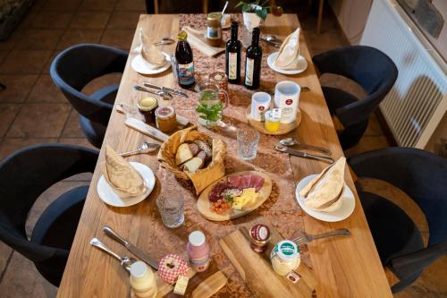 279304829 Art Hotel Kristal