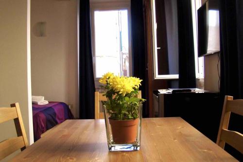 ELEGANT TRILUSSA APARTMENT, Рим (фото 10)