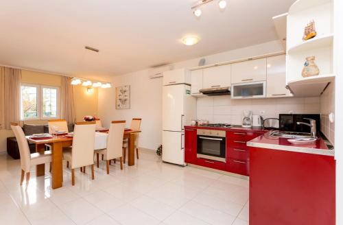 廚房, Villa Josip near Omiš , private pool (Villa Josip near Omis , private pool) in 奧斯特維卡