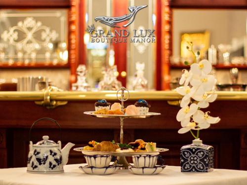 Grand Lux Boutique Manor