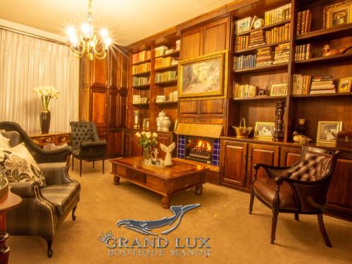 Grand Lux Boutique Manor