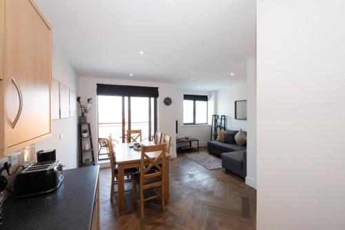 Air Host and Clean - Liverpool @ The Atrium sleeps 6 great value Liverpool