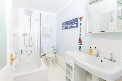 10 Sydneham - Luxury Apartments - image 5