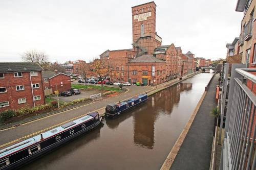 Canal Side Apartment In Chester, , Cheshire