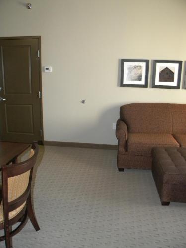 Teddy's Residential Suites Watford City