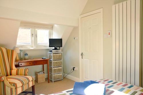 Coach House - image 8