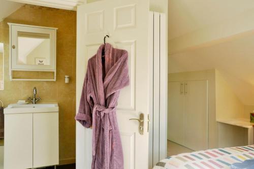 Coach House - image 6