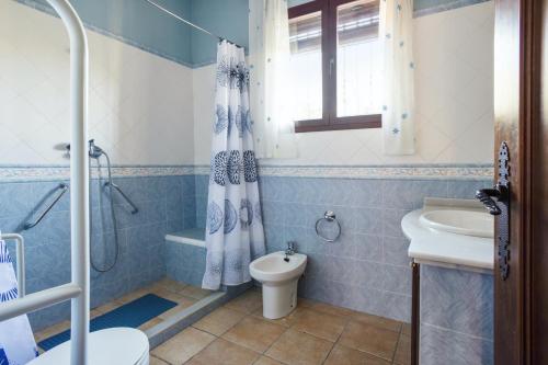 House with 5 bedrooms in Carcabuey with wonderful mountain view private pool and enclosed garden - image 12