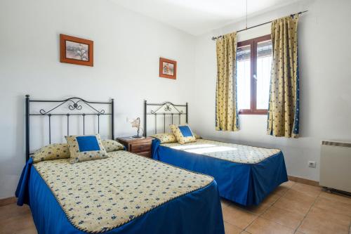 House with 5 bedrooms in Carcabuey with wonderful mountain view private pool and enclosed garden - main image