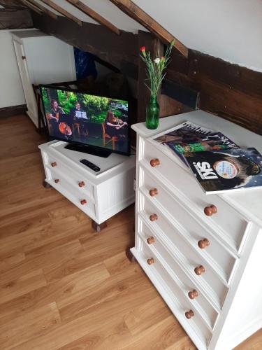Apartment with one bedroom in Galway with wonderful city view and WiFi 1 km from the beach - image 8