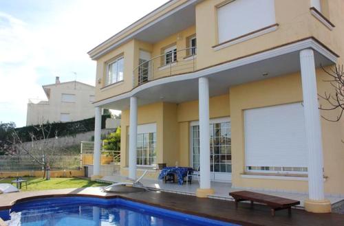  4 bedrooms villa at Llanca 300 m away from the beach with city view private pool and enclosed garden in 17490 Llança