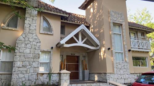 Casa carilo con piscina