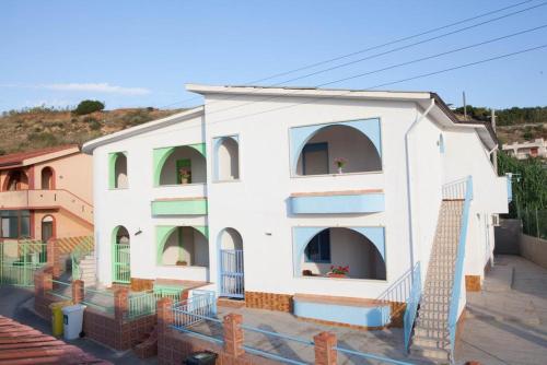 2 bedrooms appartement with furnished terrace and wifi at Balestrate 1 km away from the beach