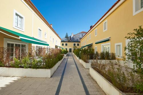 Property with 2 bedrooms in Estoril with enclosed garden and WiFi 500 m from the beach - image 3