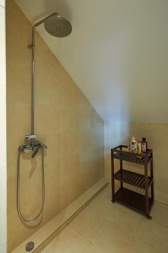 Property with 2 bedrooms in Estoril with enclosed garden and WiFi 500 m from the beach - image 12