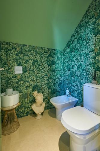 Property with 2 bedrooms in Estoril with enclosed garden and WiFi 500 m from the beach - image 2