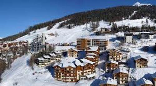Studio in Vallandry with wonderful mountain view and balcony 100 m from the slopes - image 6