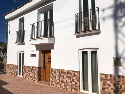 3 bedrooms house with shared pool terrace and wifi at Alcaudete
