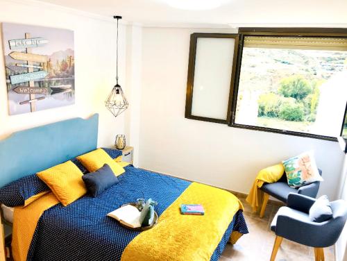 Charming House in Viguera with Mountain View - Ajamil