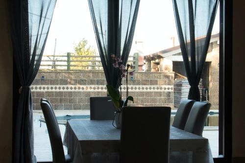  3 bedrooms appartement with shared pool enclosed garden and wifi at Bosco di Caiazzo in Caiazzo