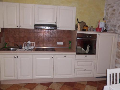 Konyha, Apartment Elda in Petrcane Városközpont