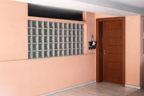 One-Bedroom Apartment image 2