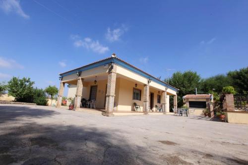 Spacious Villa with Pool in Sanlúcar la Mayor Spacious Villa with Pool in Sanlúcar la Mayor
