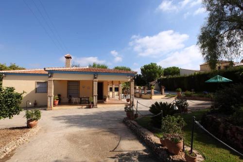 Spacious Villa with Pool in Sanlúcar la Mayor Spacious Villa with Pool in Sanlúcar la Mayor