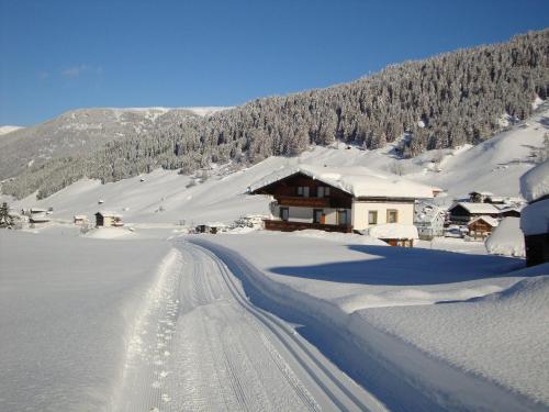  Haus Annemarie Apartments Kartitsch - Hochpustertal, Pension in Kartitsch