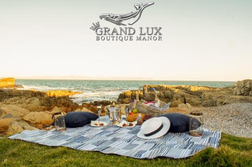 Grand Lux Boutique Manor