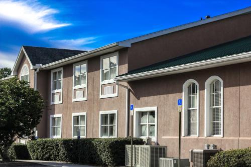 Quality Inn Conference Center at Citrus Hills - image 10