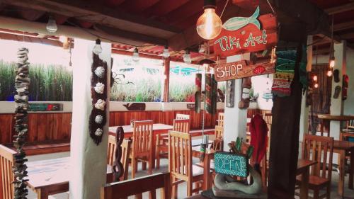 Tiki Lodge Bar & Restaurant