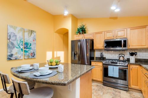 Desert Trail Lane home - image 14
