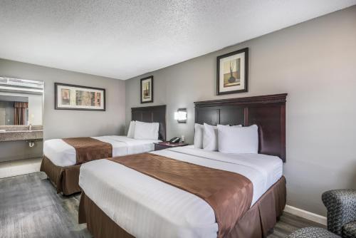 2 bedrooms, 3 beds