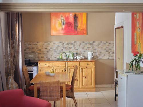 Instalaciones, Pelican Residence in Fajara