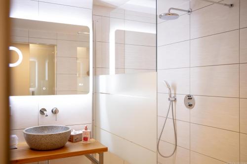 Bathroom, Landhotel Zur Guten Einkehr in Doberschau-Gaussig