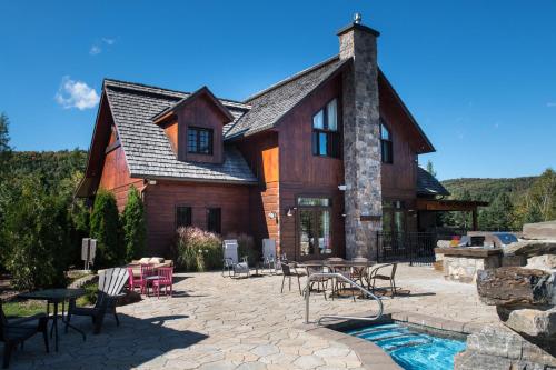 6 bedrooms, 7 beds