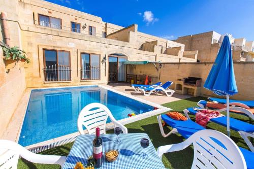 B&B Xagħra - Ta Danjela 4 bedroom Villa with private pool - Bed and Breakfast Xagħra