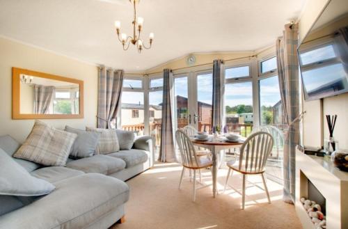 Stunning 3-Bed Hot Tub Lodge Northumberland in ايشوت