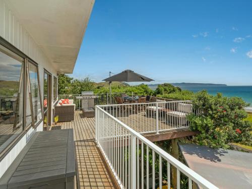 Zuhanyzó, Double the Beach - Opito Bay Holiday Home in Opito Bay