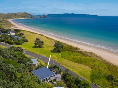 Zuhanyzó, Double the Beach - Opito Bay Holiday Home in Opito Bay
