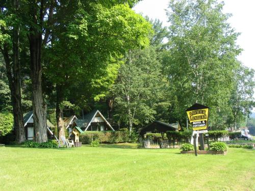 Amber Lantern Motel in Lake George, USA