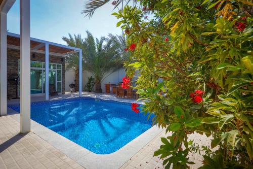 Dar 66 Pool Chalets with Jacuzzi