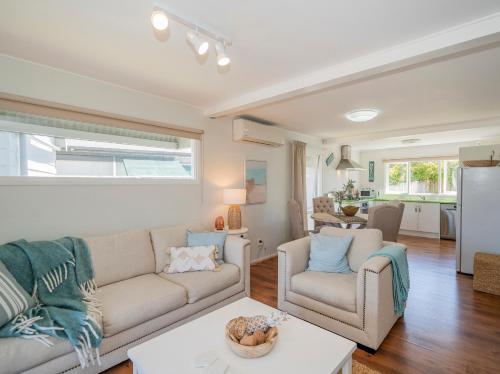 The Doll's House - Whitianga Holiday Home photo 1